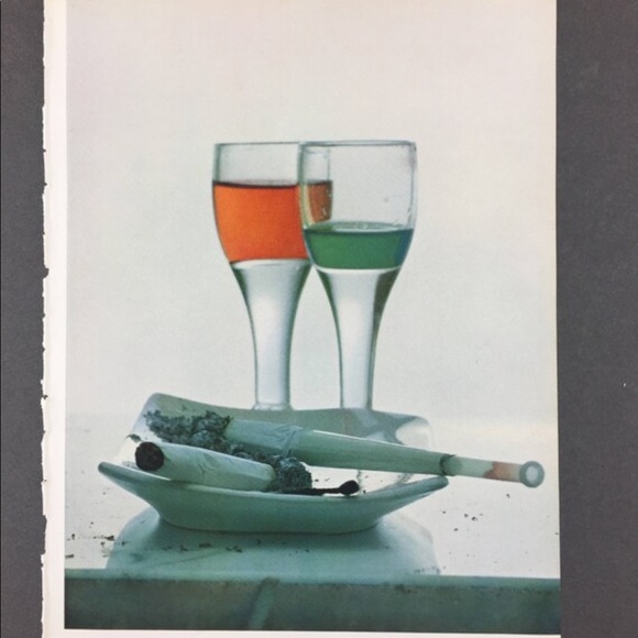 ! 1 Page/2 Sides frm VTG 1951 Photo Book, Liqueurs & Cigarettes, Cards on Beach, - Picture 2 of 4